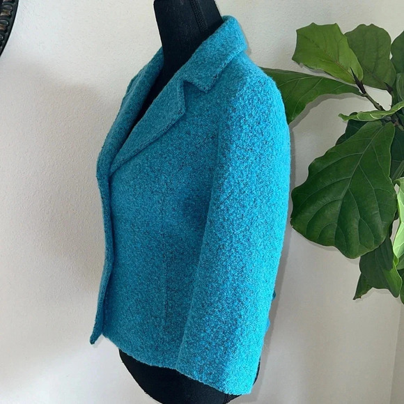 CAbi Women’s Blazer Boucle Charming Wool
Blend Turquoise Black Size 4 - Picture 5 of 16